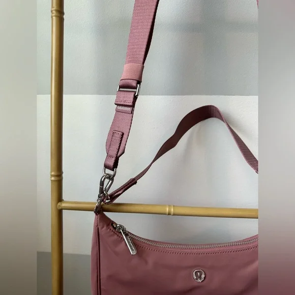 NWOT Lululemon Athletica Adjustable Mini Shoulder Bag 3L Crossbody - Picture 4 of 8
